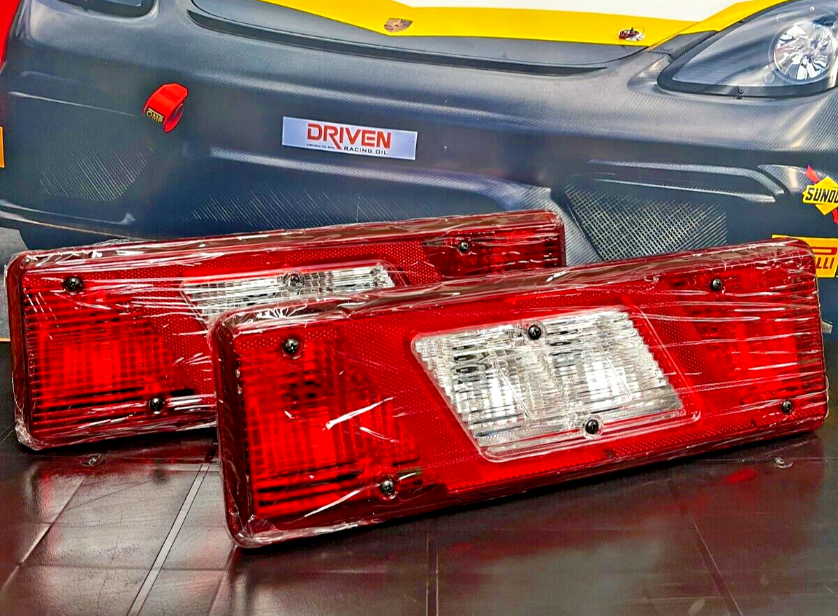 FORD TRANSIT MK8 TIPPER REAR TAIL LIGHT LEFT RIGHT 1940132 1940131 + WIRES