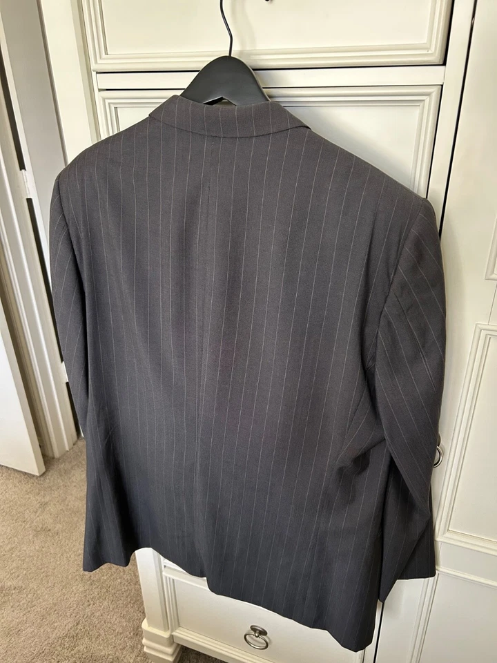Armani Collezioni Gray Pinstripe Wool Suit 3 Button Pants 39 - Image 2 of 4