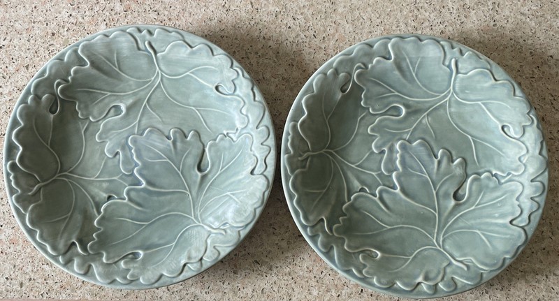 Qty 2 - Pfaltzgraff made in Mexico green glazed leaf 9.5 inches plate - Set of 2