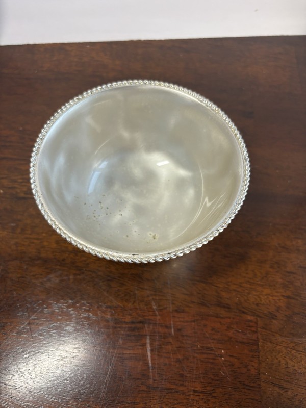 Wm. A Rogers Beaded Silverplate Bowl Decorative Edge Post-1940