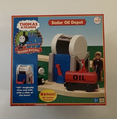 Learning Curve Wooden Thomas Train Sodor Oil Depot with Red Oil Tanker! New!