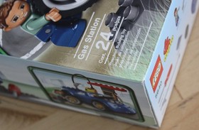 DAMAGED BOX/NEW/SEALED LEGO 5640 DUPLO Gas Station 2009