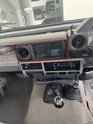 Genuine LandCruiser HJ75 HDJ79 HDJ78 FZJ79 FZJ78 FZJ76 Dash Radio