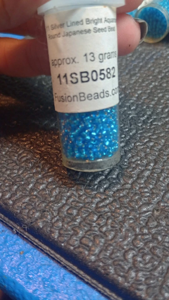 Paquete surtido de cuentas de semillas azules forradas en plata, 8 en total, 13 gramos Foto 4 de 4