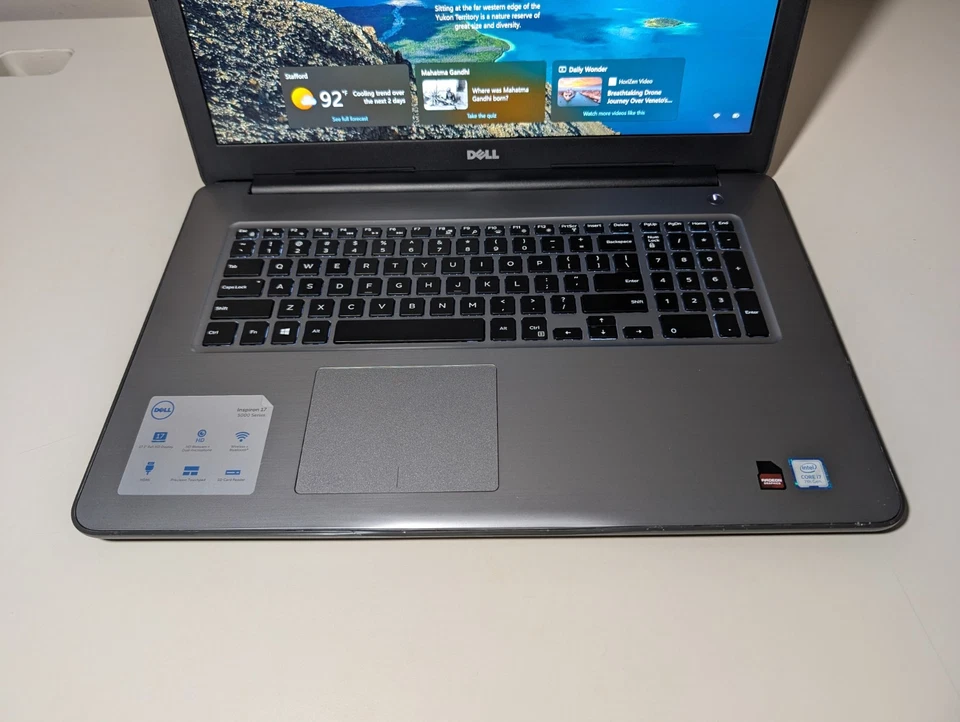 ¡Leer! Dell Inspiron 17 5767 — i7-7500 • 16GB RAM • 512GB SSD • AMD, DVD, Retroiluminado Foto 3 de 4
