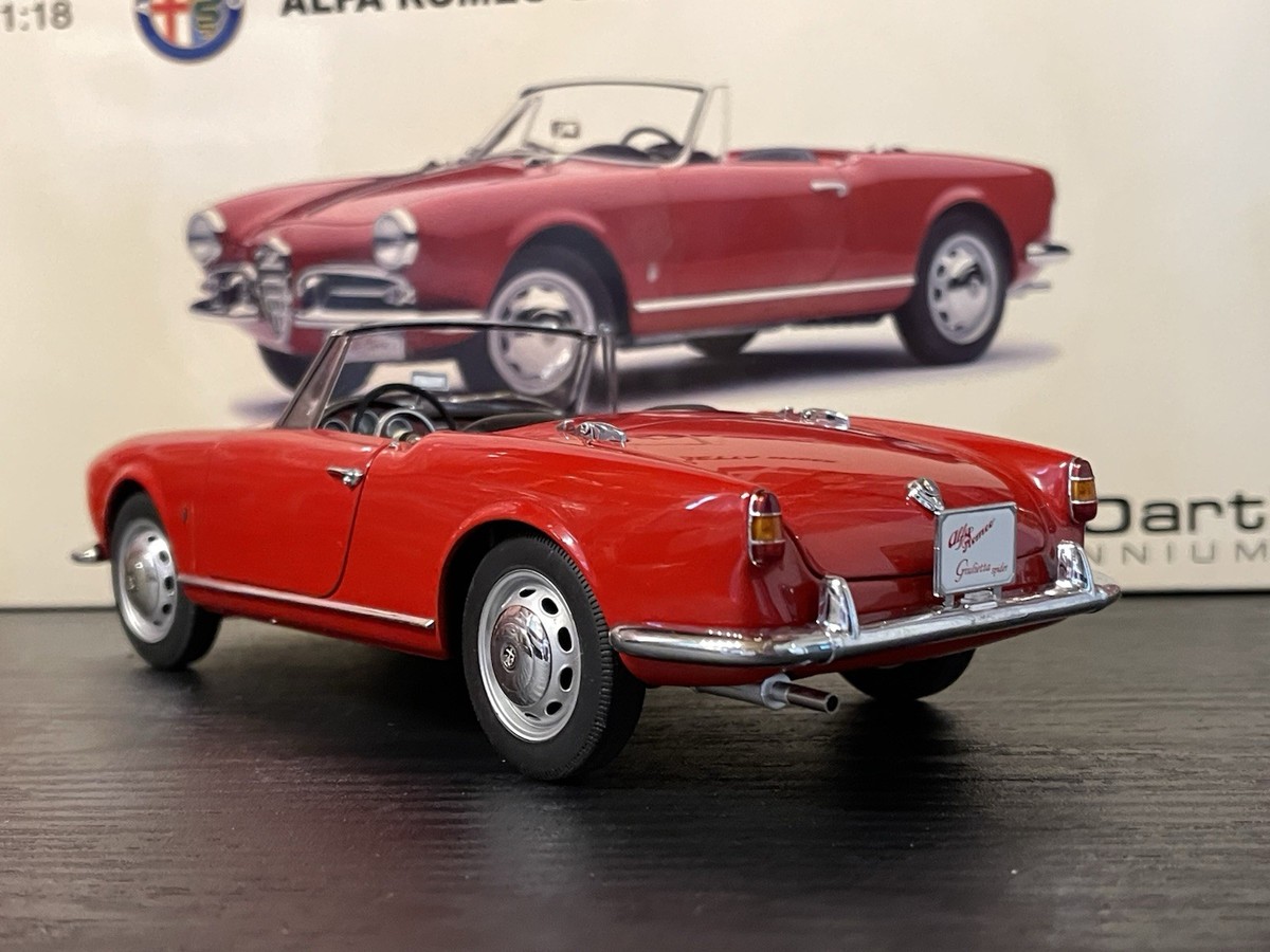 1/18 Autoart Alfa Romeo Giulietta Spider Red 70157 Very Rare