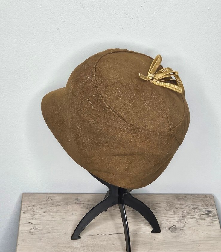 VTG 1950s Evelyn Veron Brown Velour Cloche Hat Union Made View 3