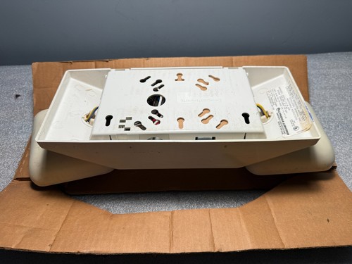 LITHONIA LIGHTING ELM2 S13 NEW IN BOX - Picture 3 of 4