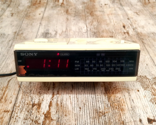 Sony 1980s Radio Alarm Clock Digimatic ICF-C3L Retro Design - WORKING - Picture 1 of 9
