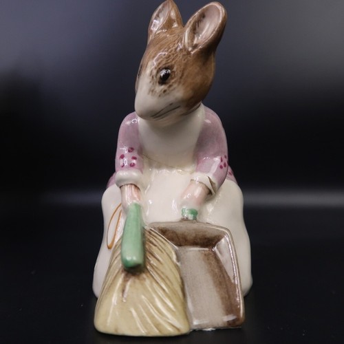 Royal Albert Beatrix Potter Figurine – Hunca Munca Sweeping (1989) - Picture 3 of 8