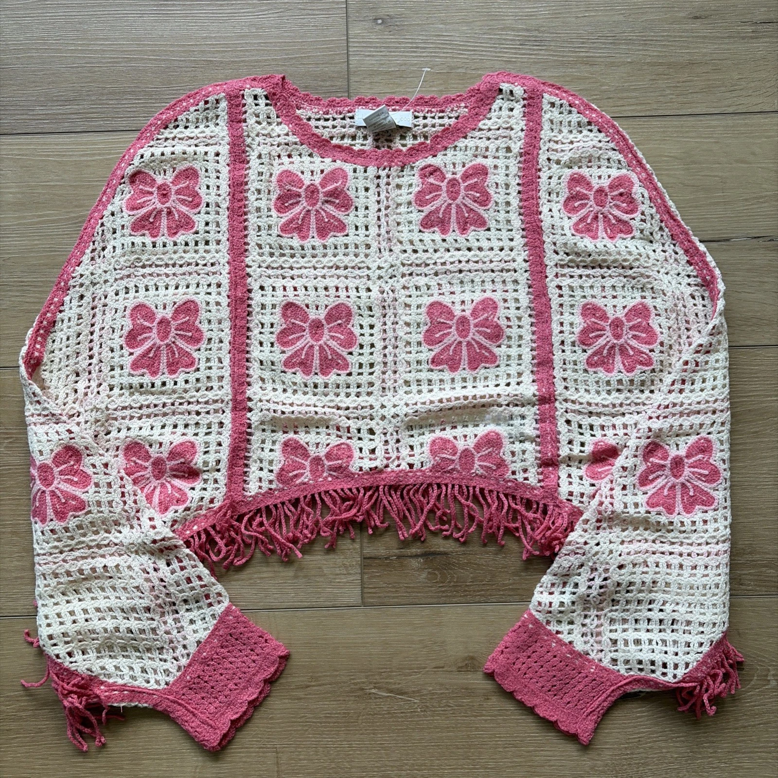 House of Harlow 1960 Crochet Knit Shawl Fringe Poncho Top Pink Bows One Size