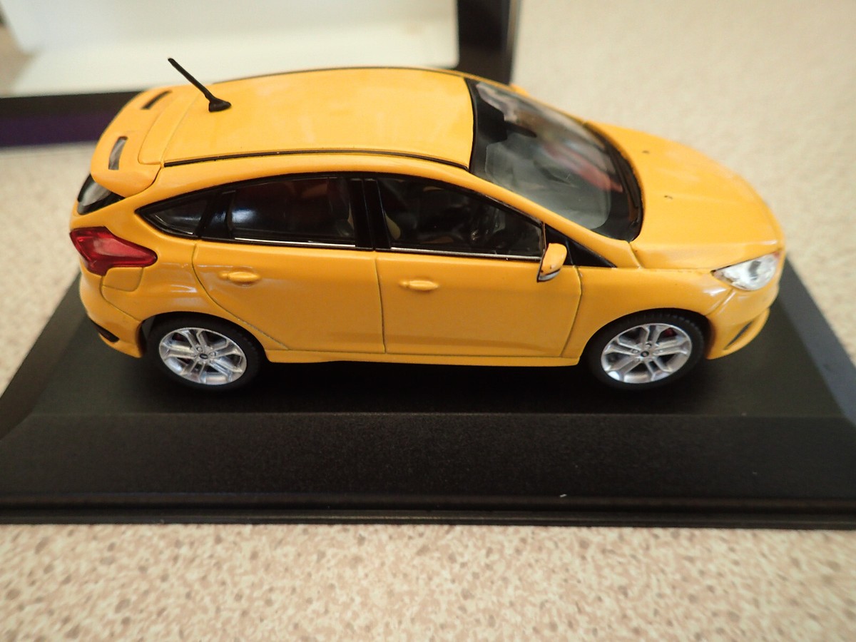 Miniature Ford Focus MK II ST-3 Corgi Vanguards 1/43 - Rouge 2018 - Collection