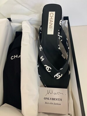 Chanel 22S G38978 Black&White CC Logo Flip Flops Sandal 37.5 Chanel 22S G38978 Black&White CC Logo Flip Flops Sandal 37.5