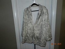 Chicos Ivory/Taupe Tweed Jacket Trimmed shimmer gold Size 3