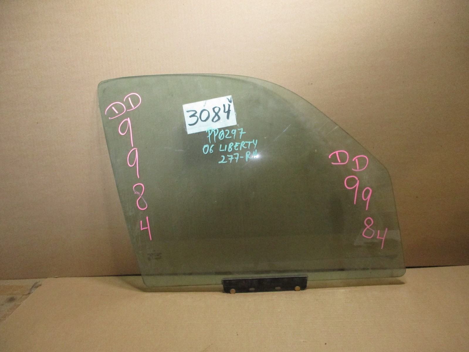 02 03 04 05 Jeep Liberty FRONT PASSENGER Side Used Door Glass #3084-V 