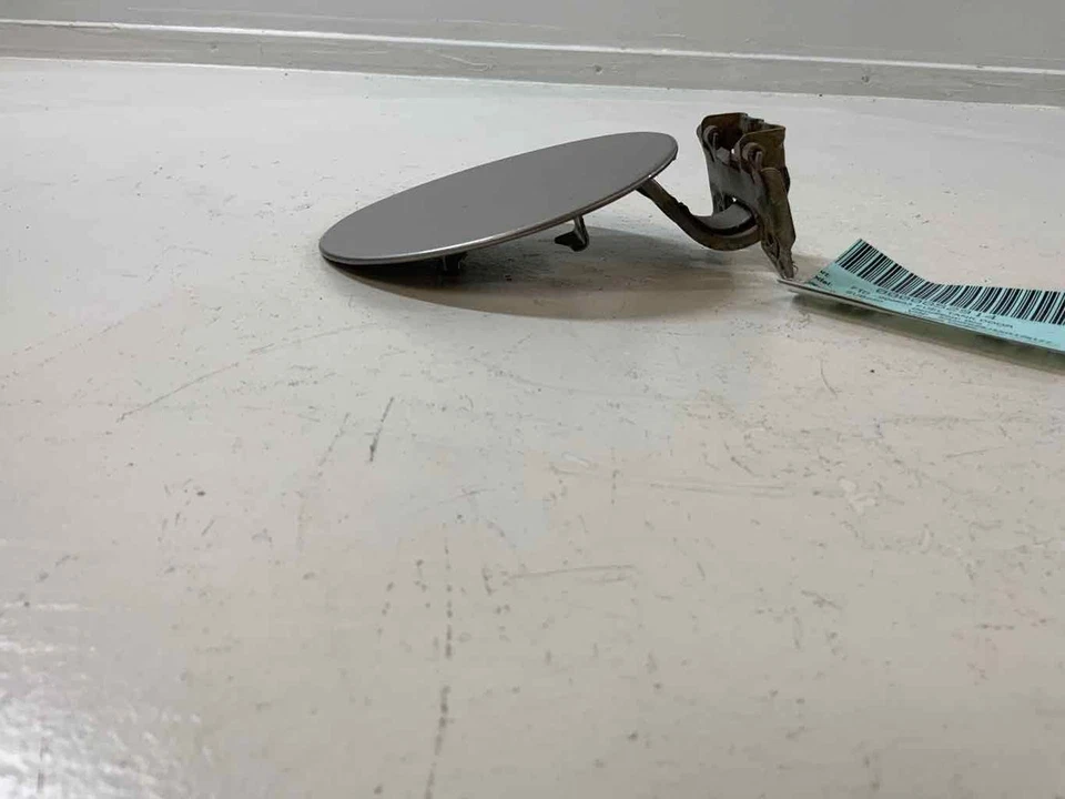 1992 - 1999 Chevy Suburban 2500 Light Pewter Metallic 11U Fuel Tank Door - Image 2 of 4