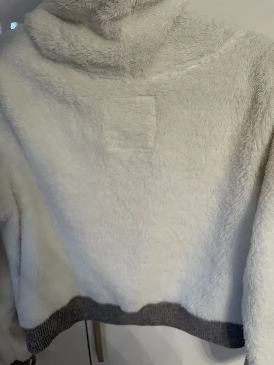 Hollister fluffy deals hoodie