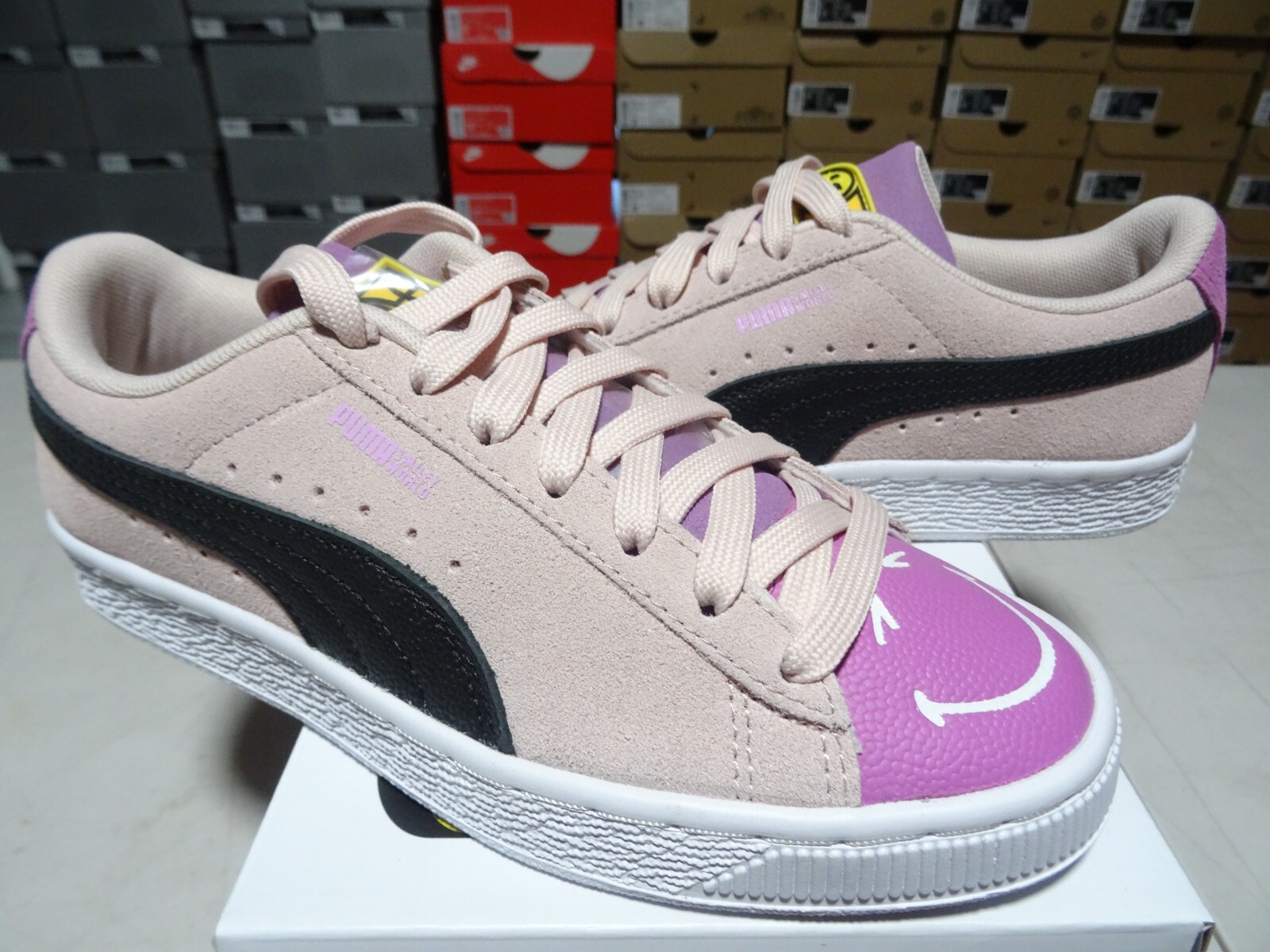 SAOLA NUOVO SmileyWorld x Puma scamosciato 'Rose Quartz Mauve Pop' JUNIOR'S 386137‐02 TAGLIA 4