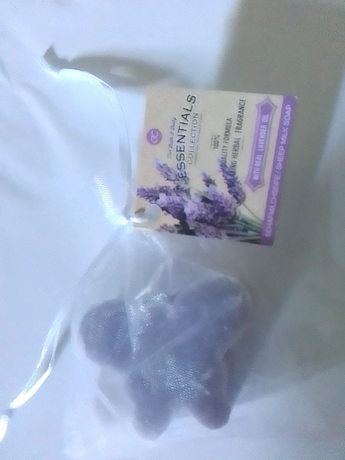 Schafmilchseife. Lavendelöl. Schmetterling. 26g