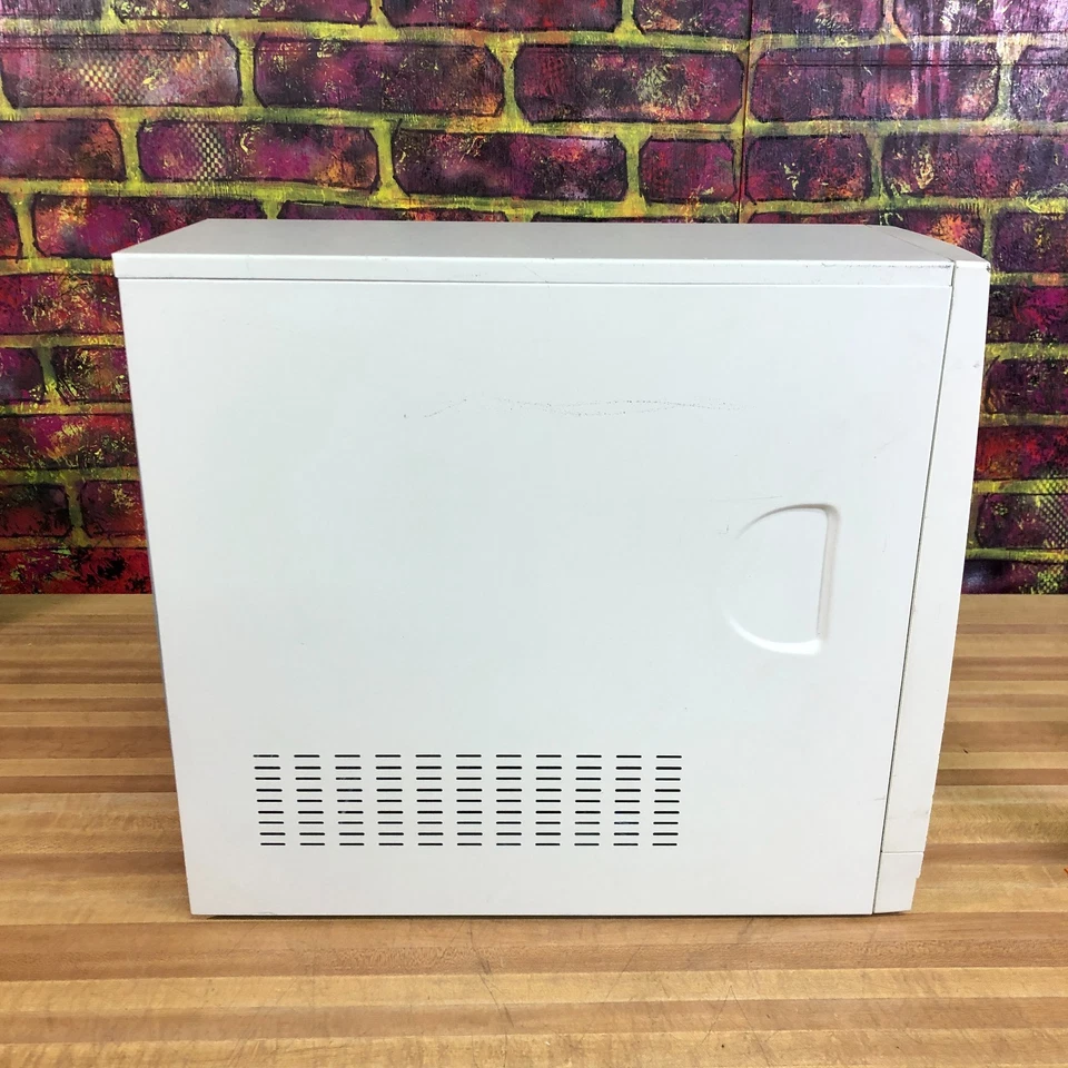 Classic Custom ATX Retro Gaming PC Computer Complete w/Power Supply & Drives - Image 4 of 4