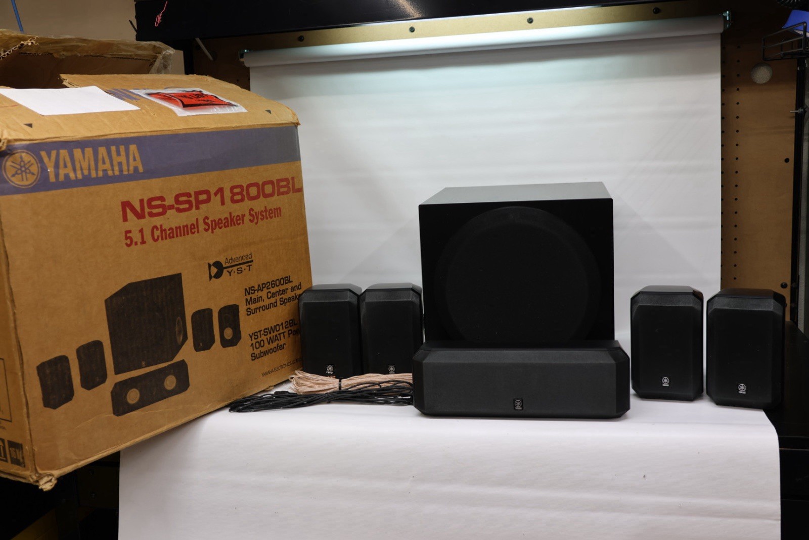 YAMAHA NS-SP1800BL 5.1 Channel Speaker System Surround NS-AP