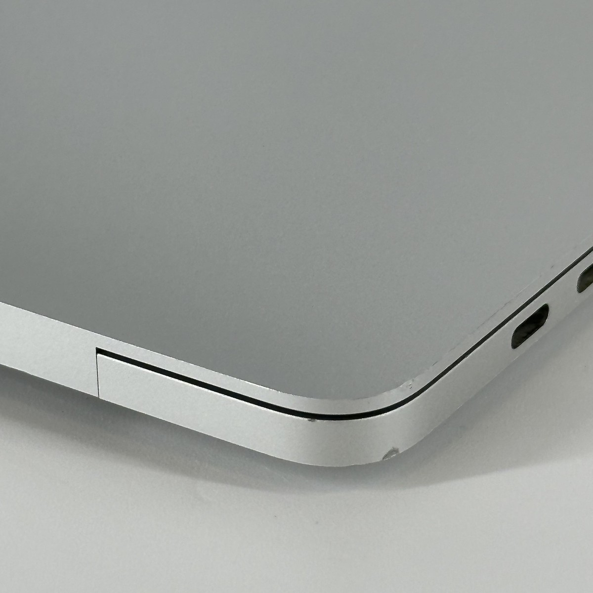 MacBook Pro 13 2022 M2 8-Core CPU 10-Core GPU 16GB 512GB SSD