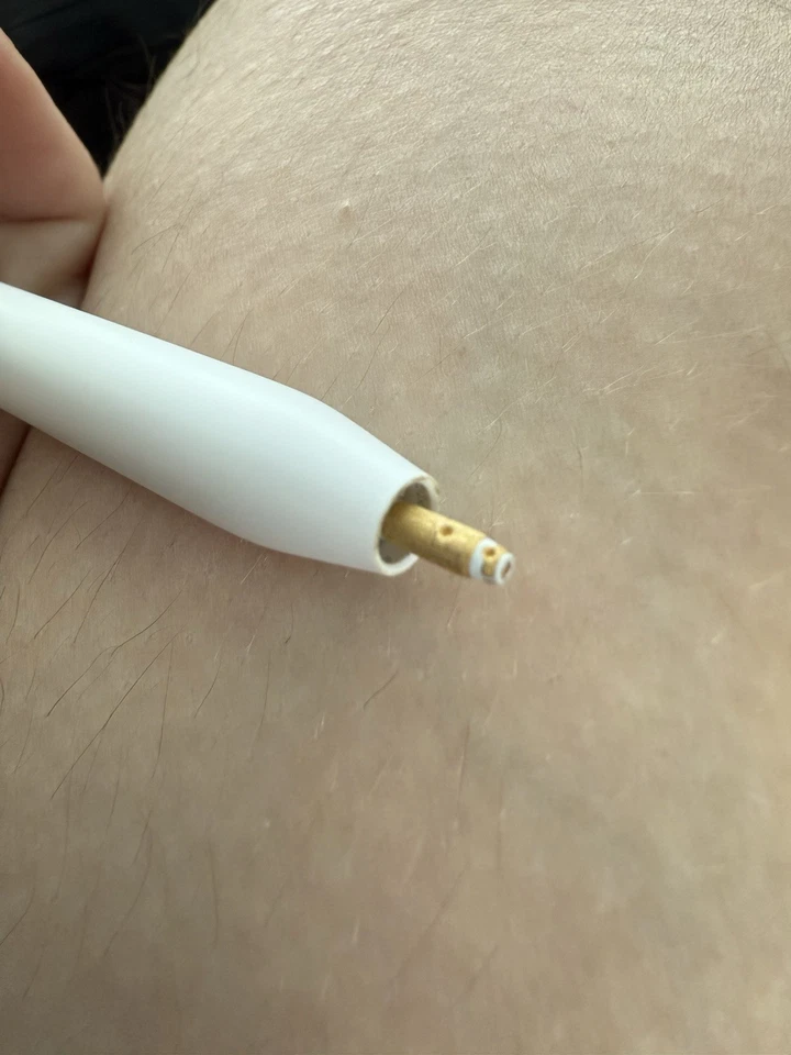 Apple Pencil Pro 2024 带蓝色盒 MX2D3AM/A A2538 适用于 iPad Air 或 Pro — 第 3/4 张图片