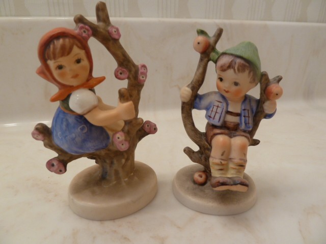 HUMMEL "APPLE TREE BOY & GIRL",  MINT CONDITION - FREE SHIPPING