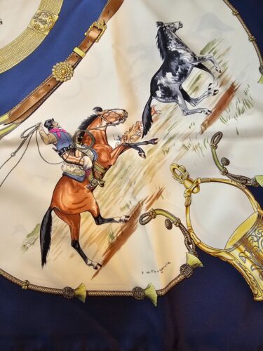 Hermes Silk Twilly Scarf Grand Manege with Round Twilly Box – Carre de Paris