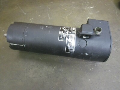 KOLLMORGEN TTRB-4033-100-A-02-D DC SERVO MOTOR W/ BRAKE 18VDC 1500RPM 15LB-FT 