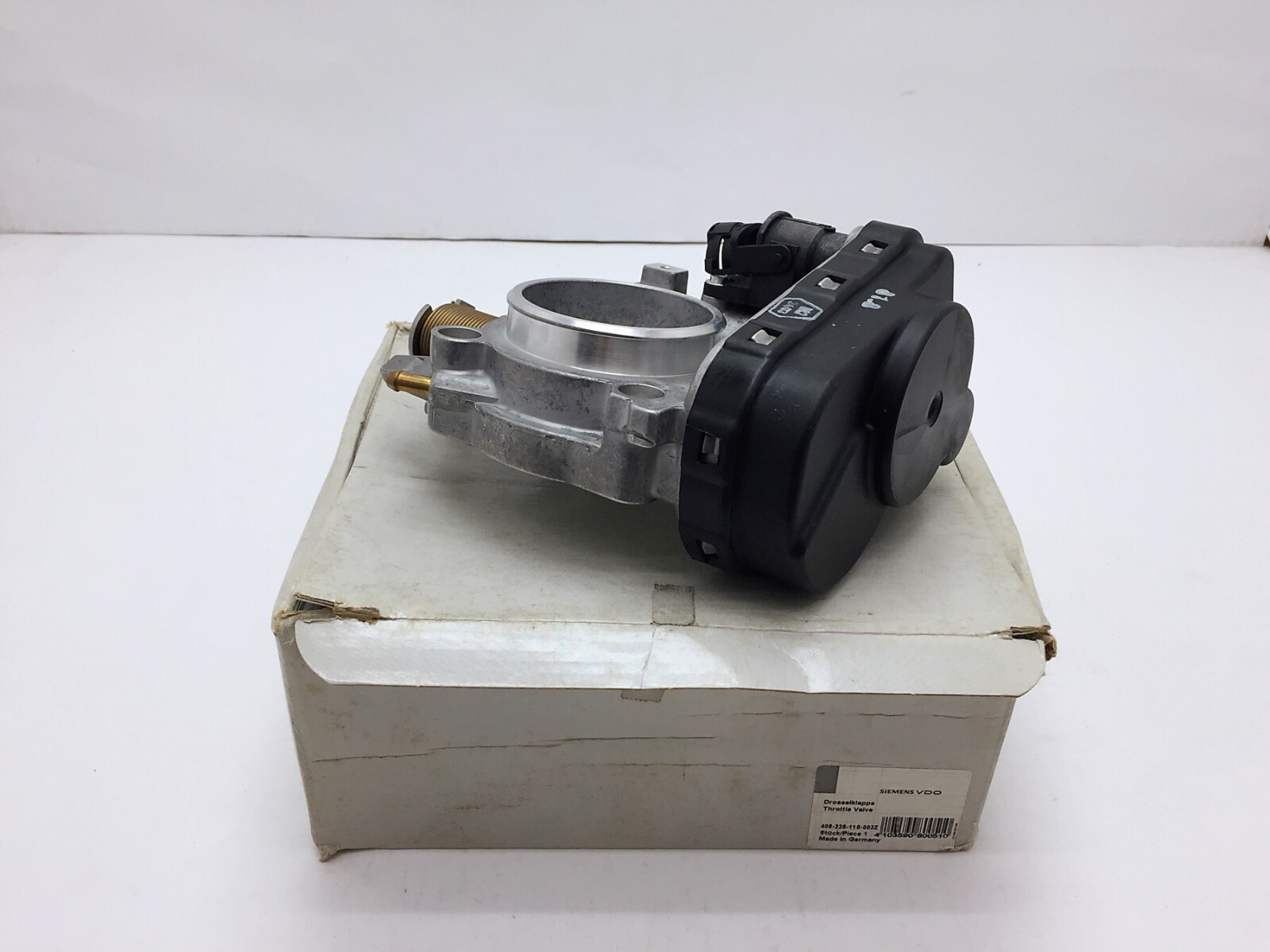 THROTTLE BODY For Mercedes Benz W202 W210 M111 0011410425 408228110002Z