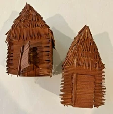 Privative American Folk Art Decorative House made of Toothpicks 4.75" x 2.66" 