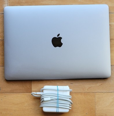 Apple MacBook Pro Retina 13-inch 2016 2.9 GHz i5 8 GB RAM 256 GB SSD Touchbar