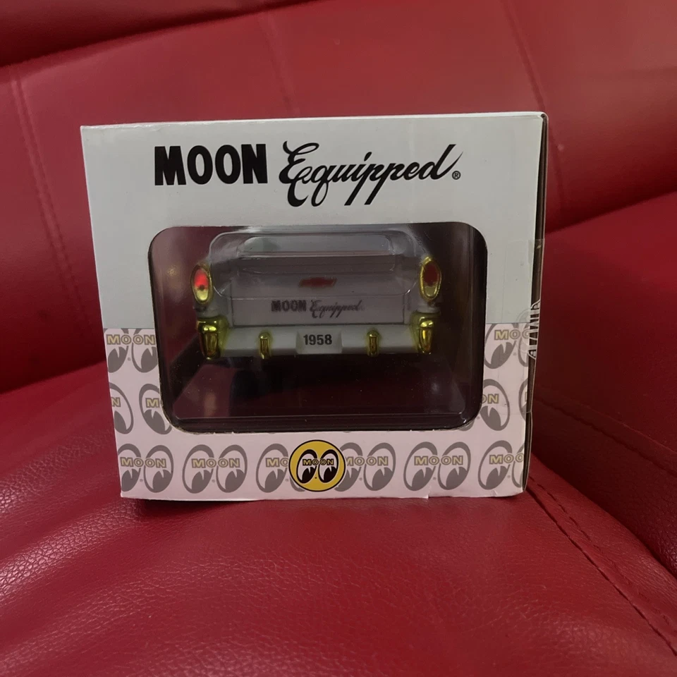 M2 Machines 1/24 Moon Equipped 1958 Chevrolet Apache Cameo Chase Gold 1/750 HTF - Imagem 3 de 4