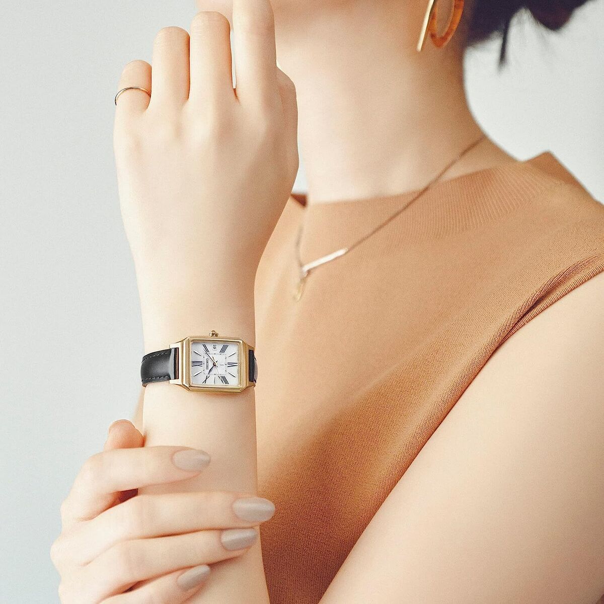 SEIKO LUKIA SSVW212 Square Leather Belt Grow White Watch SEIKO LUKIA SSVW212 Square Leather Belt Grow White Watch