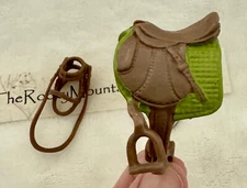 Schleich Saddle & Bridle Model Horse Tack/ Tan & Green NEW & SEALED