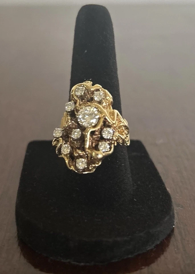 Anillo de diamantes de 10 piedras. Pepita de oro - caña lateral lineal (1,5 quilates con) 9-2,6-2,9 mm FC Foto 3 de 4