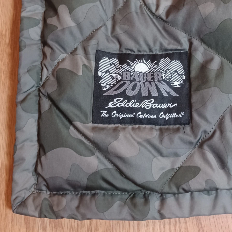 Manta acolchada Eddie Bauer plumón de ganso camuflaje tiro de estadio nailon polar 48x69" Foto 4 de 4