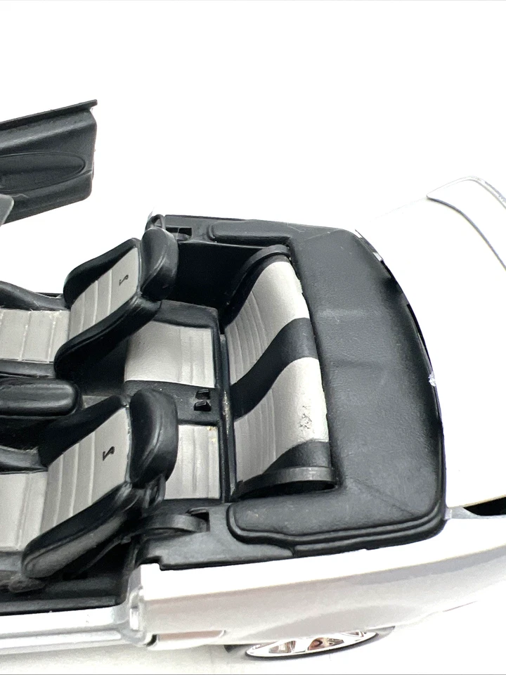 Maisto 2003 '03 Ford Mustang Cobra SVT Terminator кабриолет специальное издание - Изображение 4 из 4