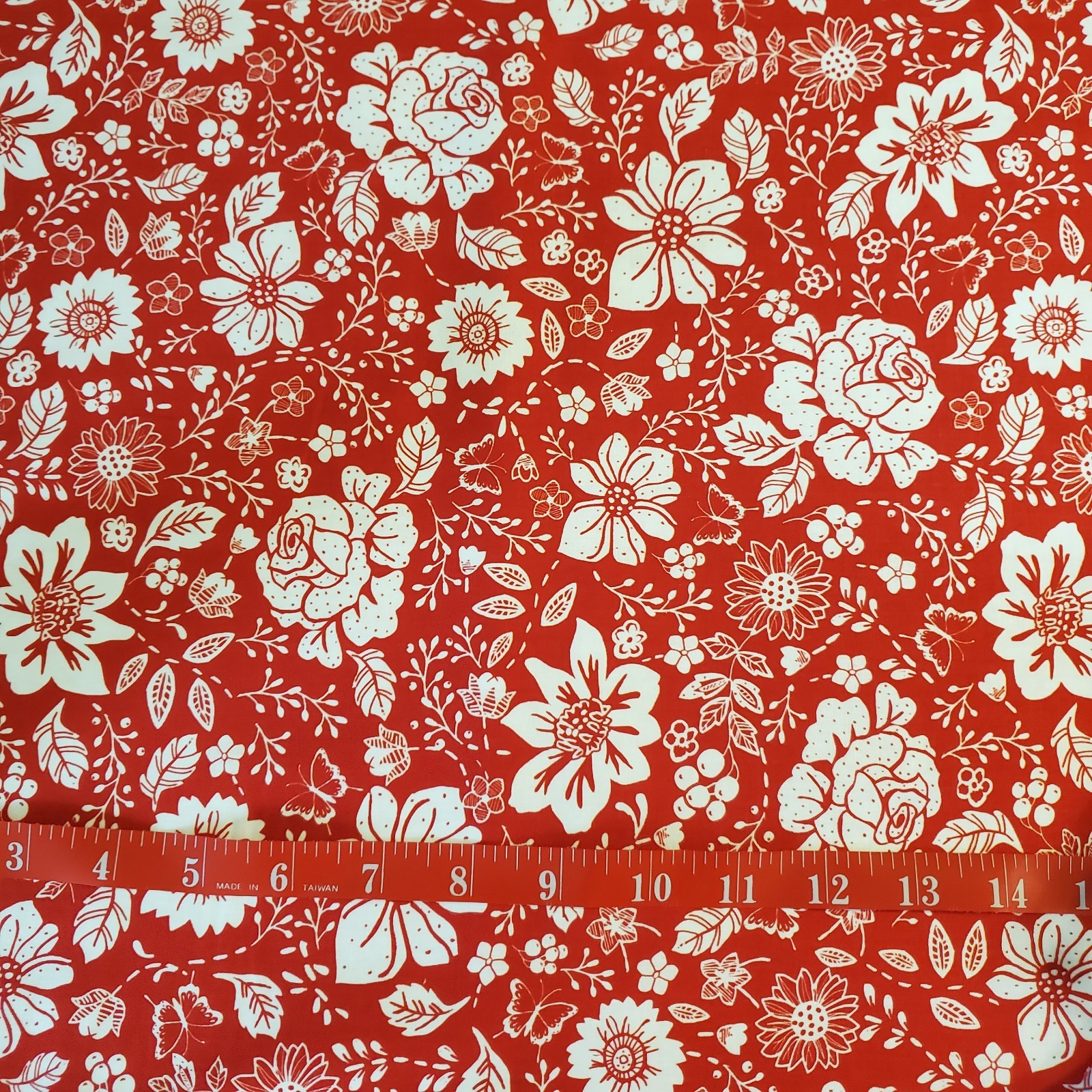 Red White Floral Flowers Fabric  100% Cotton FQ HY BTY Fat Quarter By the Yard
