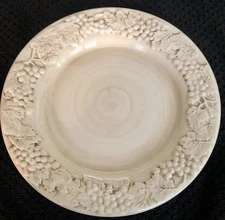 Harry & David Grapes Embossed Ivory 8-7/8" Salad Plate Portugal Set Of 4