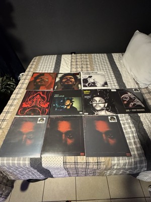 vinyl records bundle from the weeknd , 12 LP's , there is 10 vinyl's  in total 