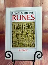 Reading the Past Runes R I Page PB (1999)