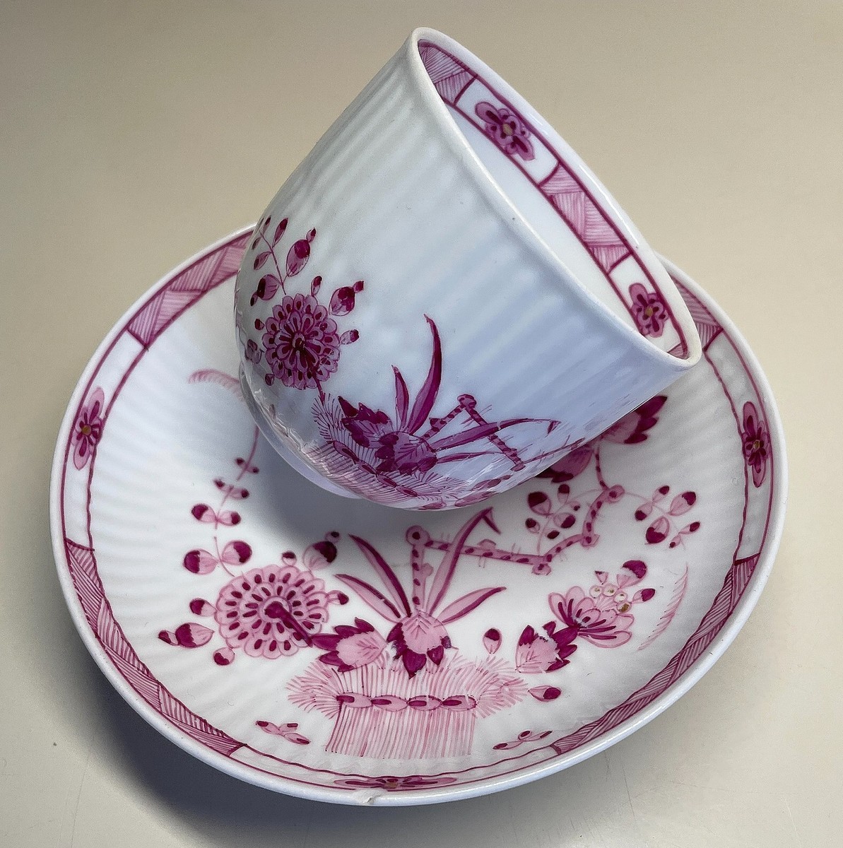 1774-1814 MEISSEN Porcelain INDIAN FLOWERS Puce CUP & SAUCER Set