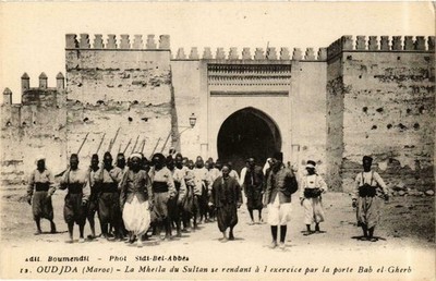 CPA MOROCCO OUDJDA La Mhella du Sultan serendant a l'exercice (720286)