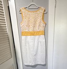 London Times Yellow White Lace Sheath Dress Sleeveless Round Neck Size 12