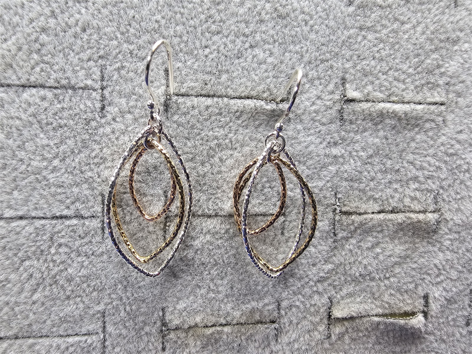 Grandma Grabe's Beautiful Vintage 925 Sterling Silver 2 Tone Oval 2.87G Earrings