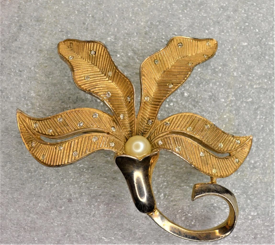 Vintage Signed HOBE Goldtone Faux Pearl Clear Rhinestone FLOWER Pin Brooch