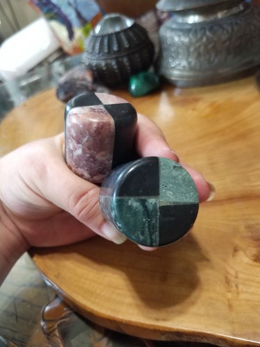 Vintage 1990s wine bottle stoppers. Red, green, & black marble stone with cork - Picture 5 of 6