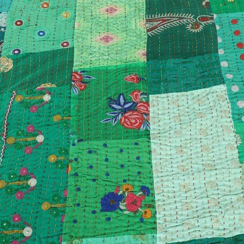 Silk Kantha Quilt Indian throw Reversible Blanket Bedspread - Picture 5 of 10